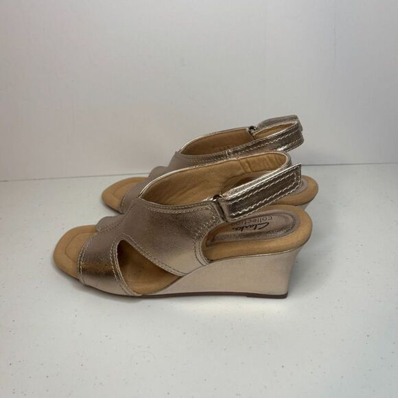 Clarks Kyarra Aster Gold Leather Wedge Sandals Slingback Womens Adjustable - Picture 2 of 12